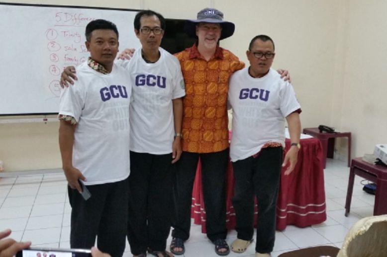 students with faculty member